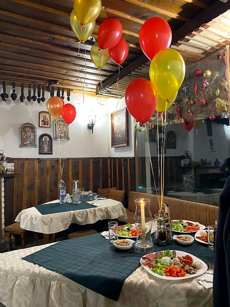 Празнична маса в механата, хотел „Маркони“, Пампорово