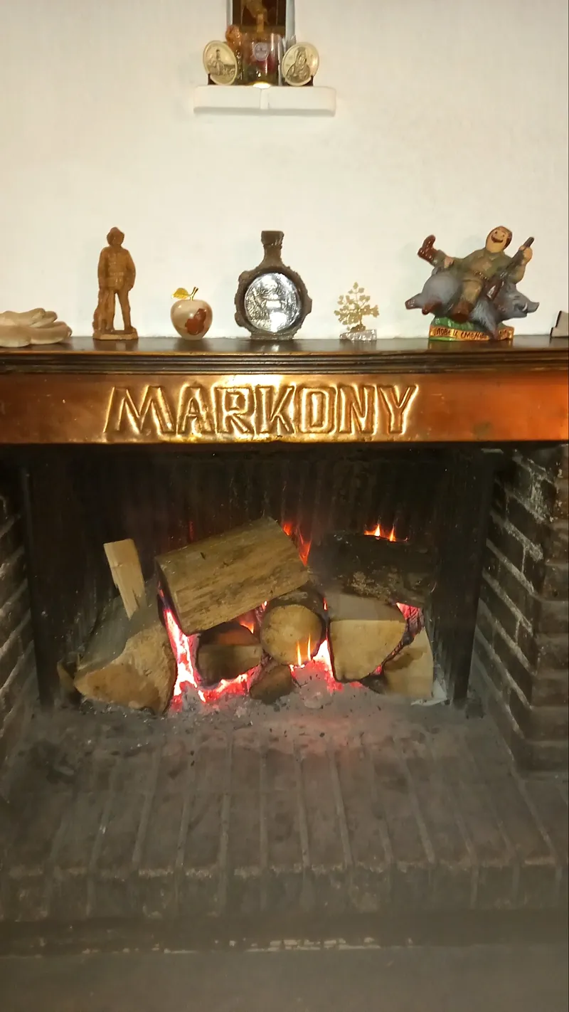 Камината в механата на хотел „Маркони“